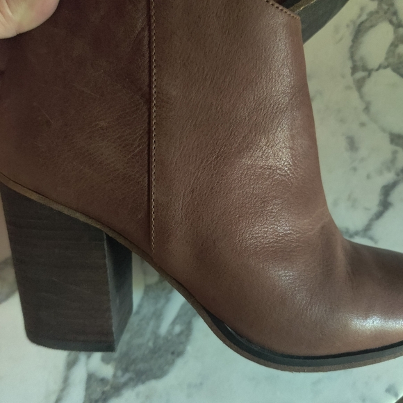 BP Lance Leather Ankle Boot with Stacked Heel & Side Zip - Picture 5 of 6